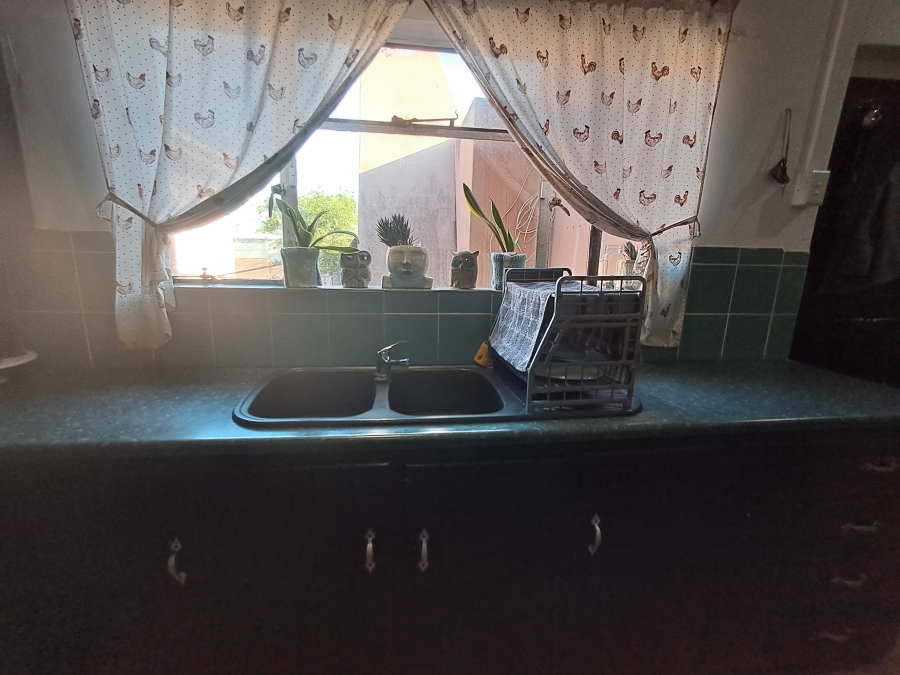 4 Bedroom Property for Sale in Van Riebeeck Hoogte Eastern Cape